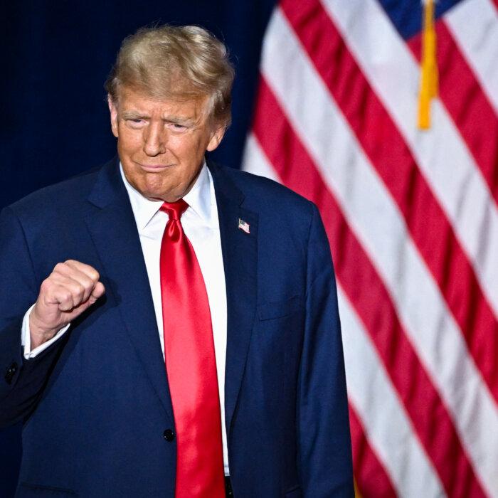 Trump Strikes Unifying Tone, Praises Competitors in Iowa Victory Speech