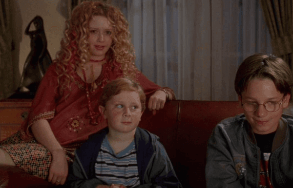 (L–R) Shelly Krippendorf (Natasha Lyonne), Edmund Krippendorf (Carl Michael Lindner), and Mike Krippendorf (Gregory Smith), in "Krippendorf's Tribe." (Touchstone Pictures)