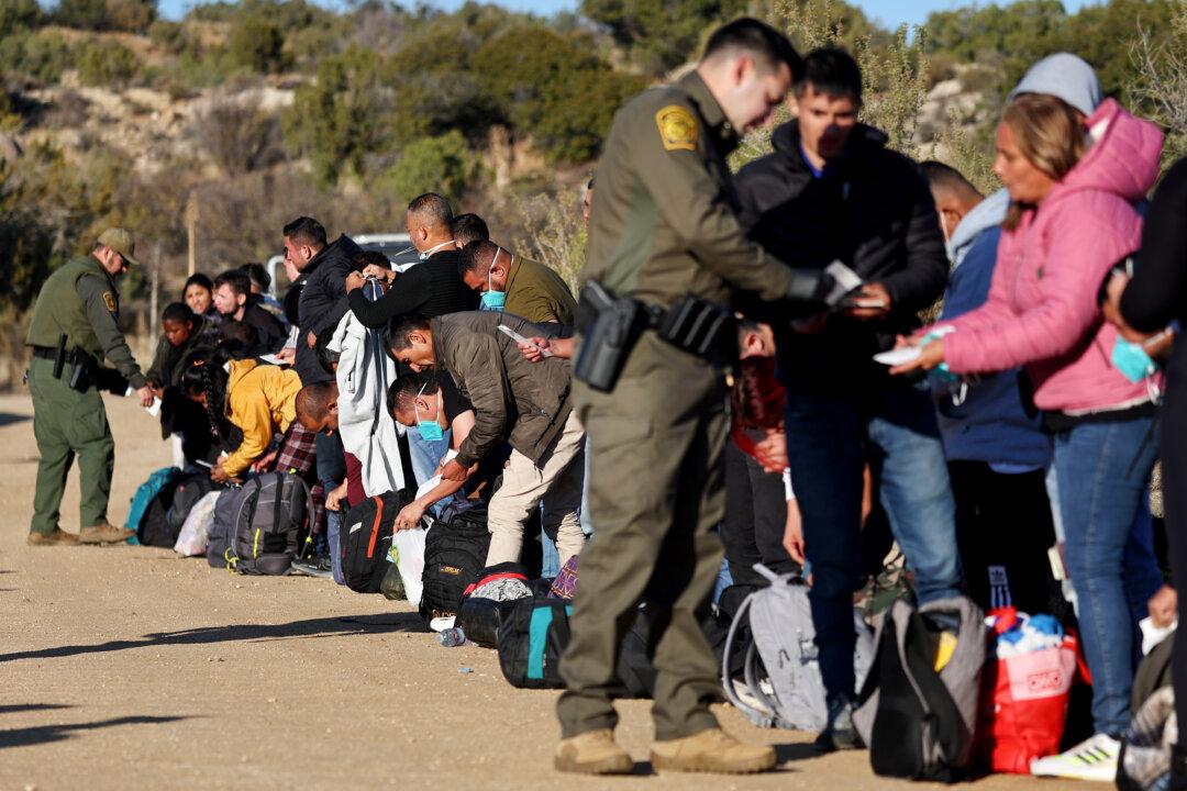 Number of Chinese Illegally Crossing US-Mexico Border Surges 500 Percent in San Diego Sector