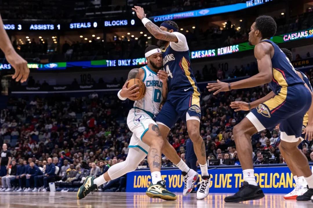 NBA Roundup: Pelicans Blast Hornets, Set 3-Point Mark