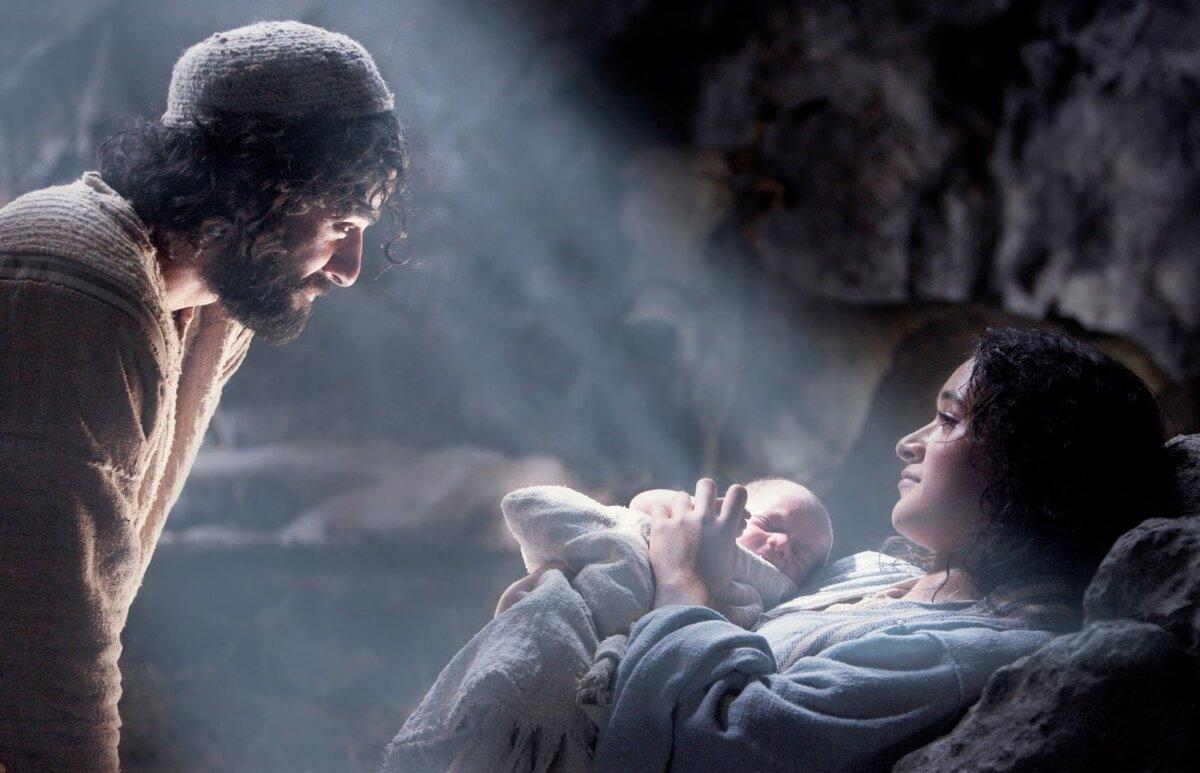 Joseph (Oscar Isaac) and Mary (Keisha Castle-Hughes) at the birth of Jesus, in “The Nativity Story.” (New Line Cinema)
