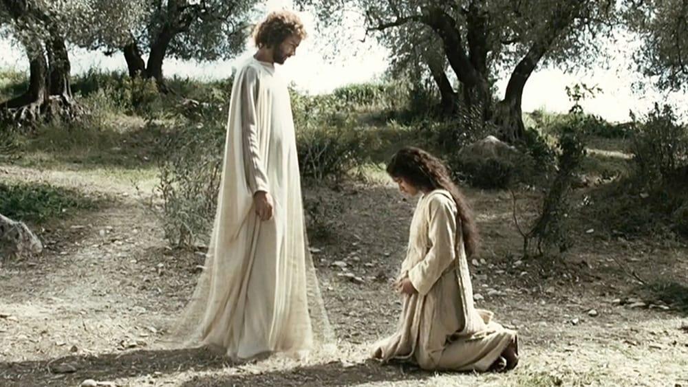 Gabriel (Alexander Siddig) speaks to Mary (Keisha Castle-Hughes), in “The Nativity Story.” (New Line Cinema)