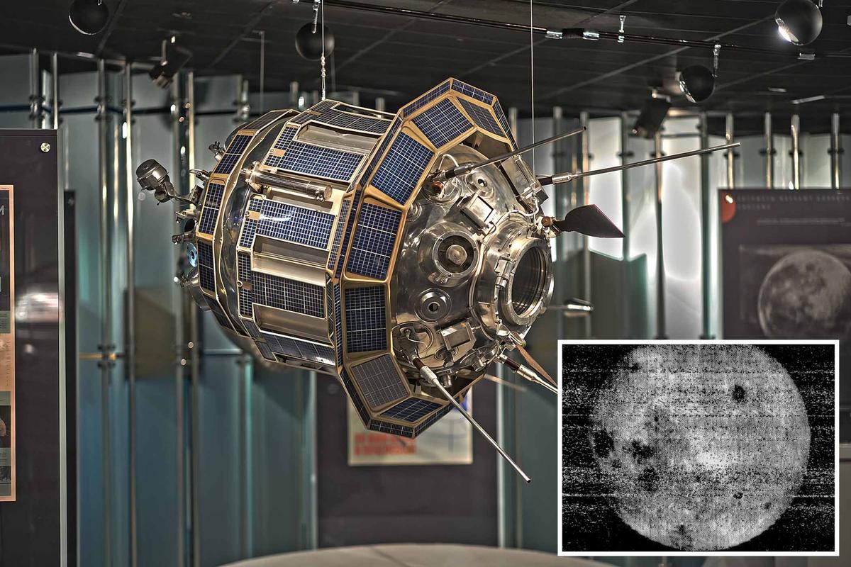 A 1:1 scale model of the Luna 3 spacecraft at the Memorial Museum of Cosmonautics in Moscow, Russia; (Inset) The first image returned by Luna 3 shows the far side of the Moon to be far different from the near side, with noticeably fewer lunar maria (the dark areas). (Public domain)