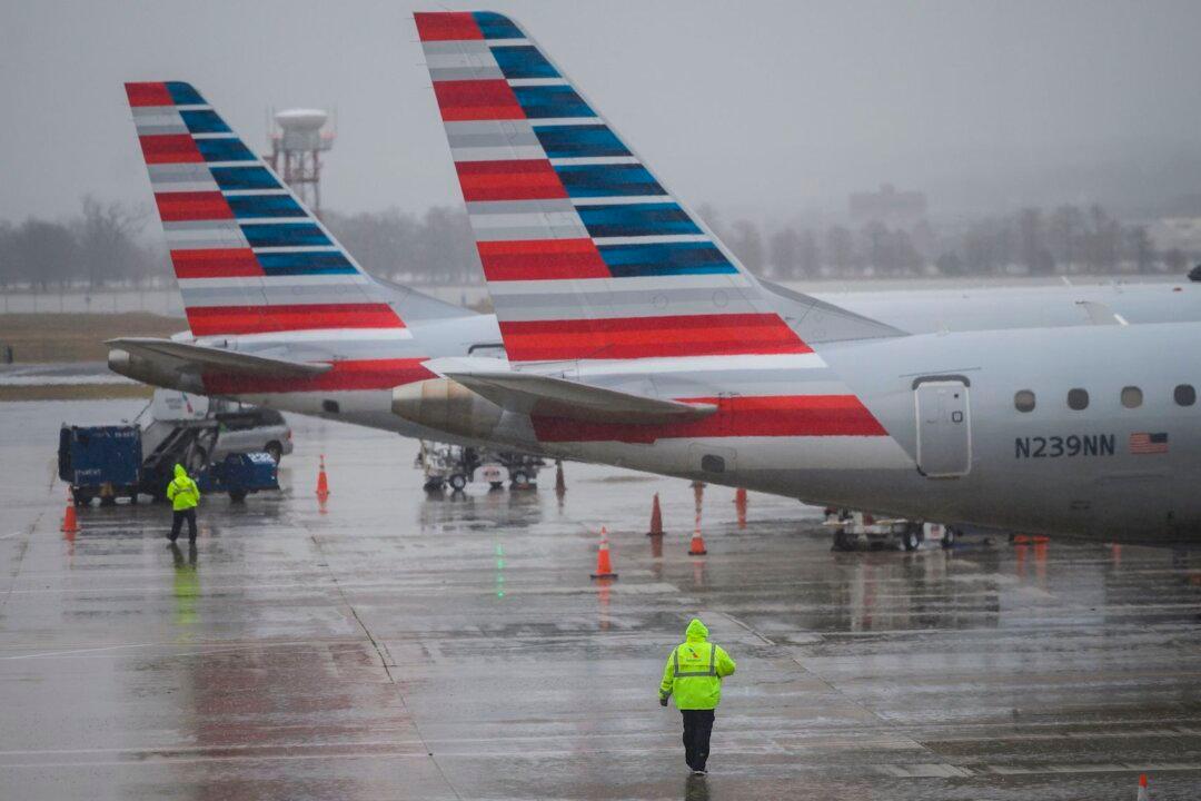 American Airlines Flight Veers Off Runway at Rochester Airport