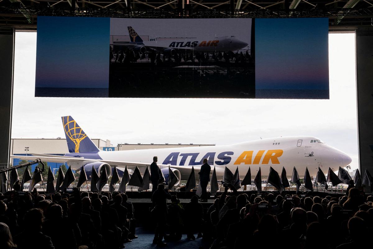 Atlas Air’s Boeing Cargo Plane Makes Emergency Landing After Engine Malfunction