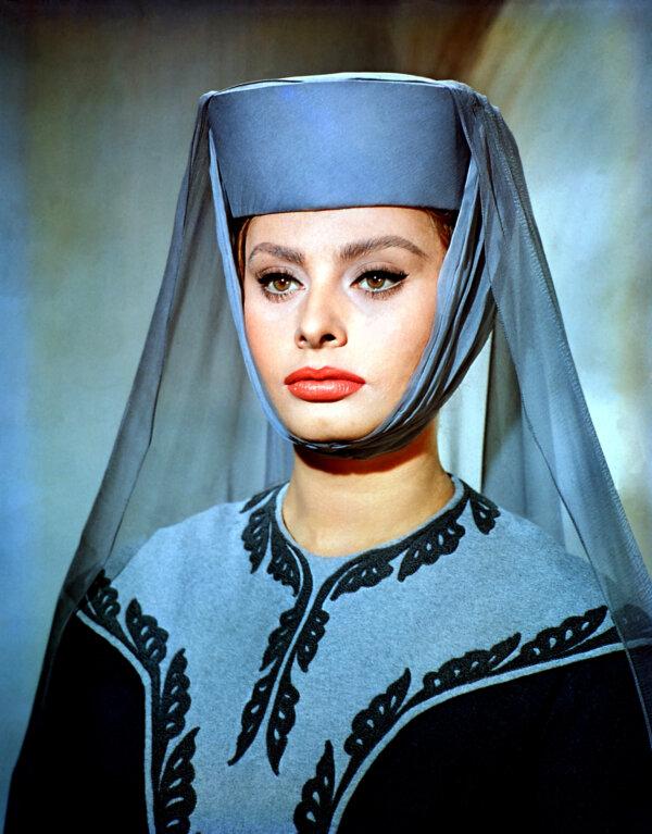 Chimene Gormaz (Sophia Loren), in "El Cid." (MovieStillsDB)