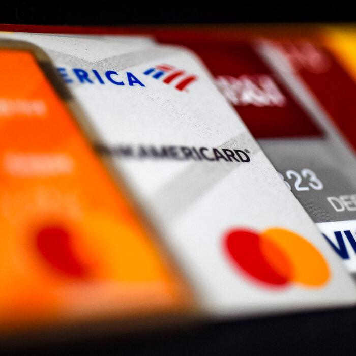 America’s Average Credit Card Debt Now Soaring Past $6,500