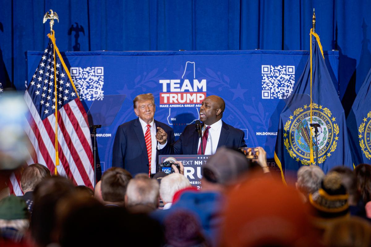 Sen. Tim Scott Gets Engaged to Girlfriend After Beach Proposal