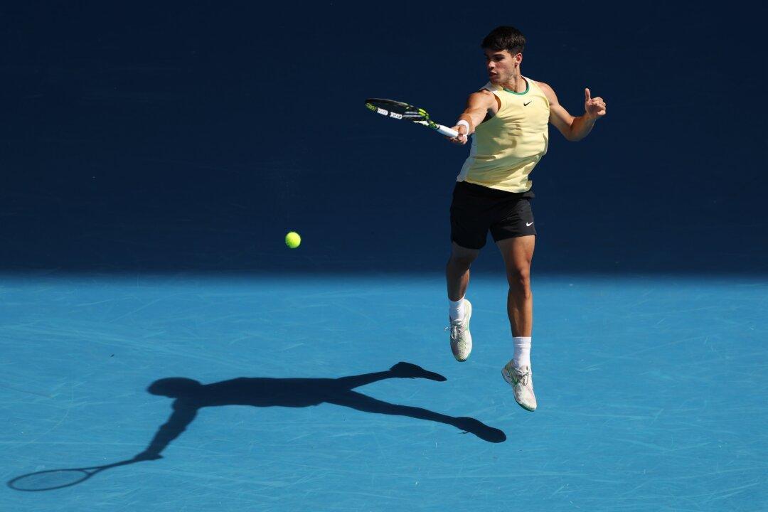 Carlos Alcaraz Steams Into 4th Round at Australian Open