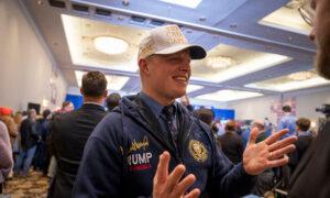 Man of Zeal: Iowaās āMAGA Pastorā Tenney Drove 18 Hours to Boost Trump in New Hampshire