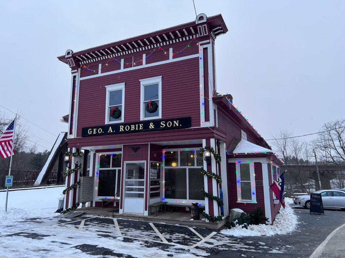 Robie's Country Store, a popular stop for presidential candidates, is seen on a winter day in Hooksett, N.H., on Jan. 20, 2024. (Lawrence Wilson/The Epoch Times)