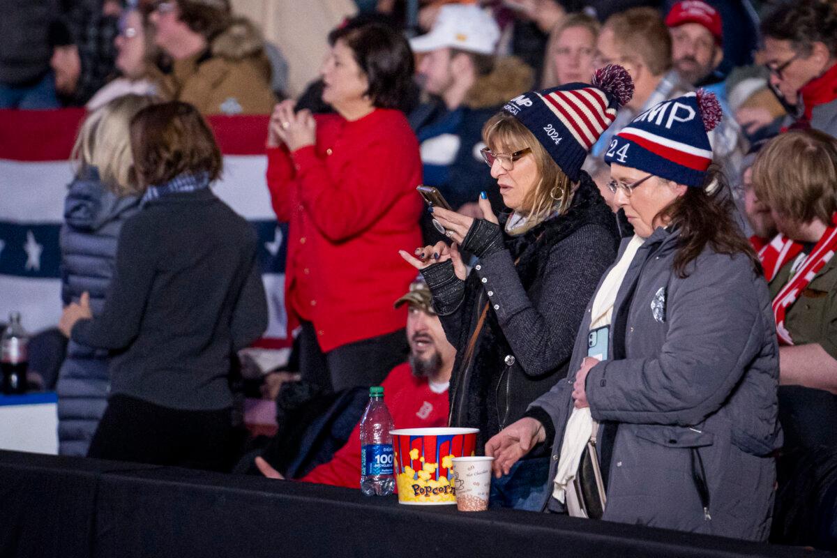 People attend Republican presidential candidate and former President Donald J. Trump’s rally in Manchester, N.H., on Jan. 20, 2024. (Madalina Vasiliu/The Epoch Times)