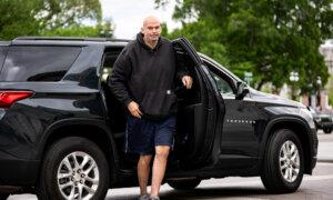 Massive Influx of Illegal Immigrants Endangers American Dream, Democrat Senator Says