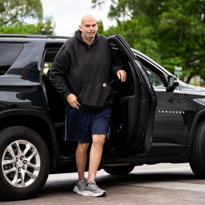 Massive Influx of Illegal Immigrants Endangers American Dream, Democrat Senator Says