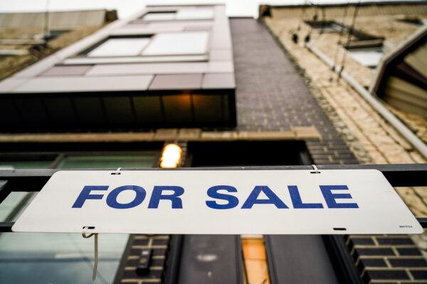 US Existing Home Sales Crashes to Near 30-Year Low