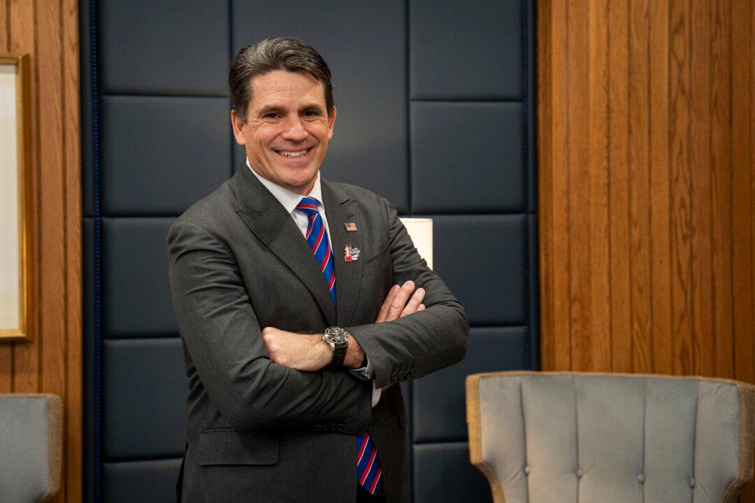 Longshot GOP Candidate Brings Persistence to New Hampshire Primary Bid