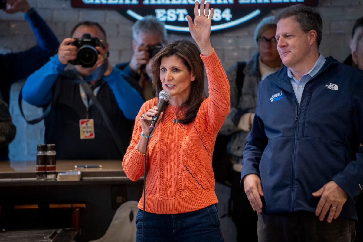 Republican presidential candidate and former U.N. Ambassador Nikki Haley greets people at T Bones restaurant in Concord, N.H., on Jan. 22, 2024. (Madalina Vasiliu/The Epoch Times)