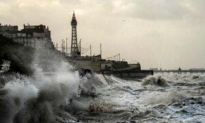 Storm Isha Batters Britain and Ireland, Killing 2 Motorists and Leaving Many Thousands Without Power