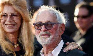 Norman Jewison, Acclaimed Director of ‘In the Heat of the Night’ and ‘Moonstruck,’ Dies at 97