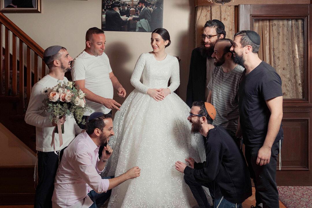 ‘Little Sister’ Bride Does First Look for Her 8 Older Brothers in Heartwarming Video: ‘I’m So Blessed’