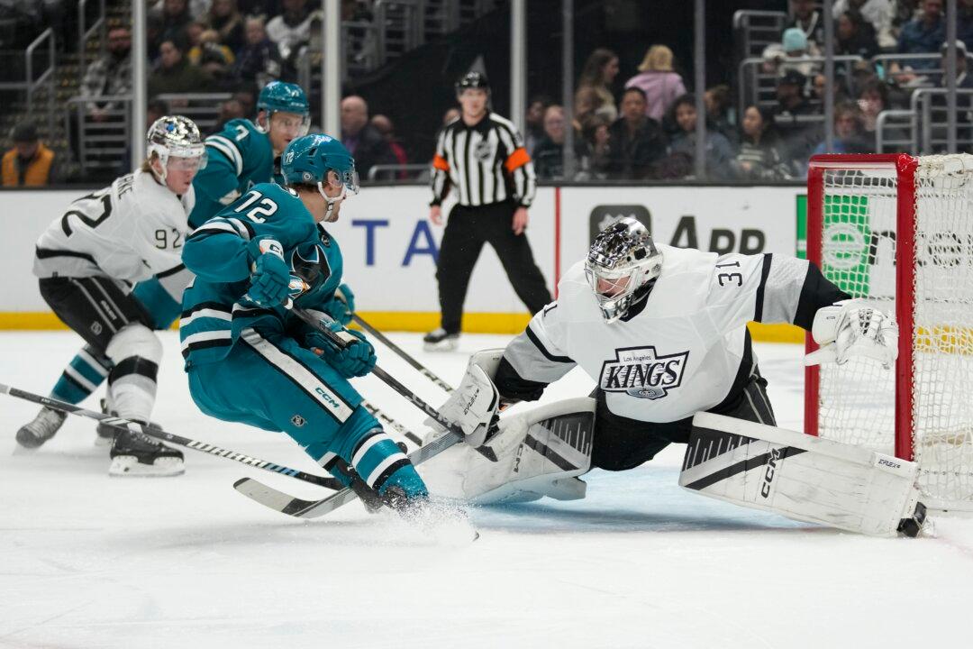 Zetterlund Leads Sharks to 4–3 Shootout Win Over Slumping Kings