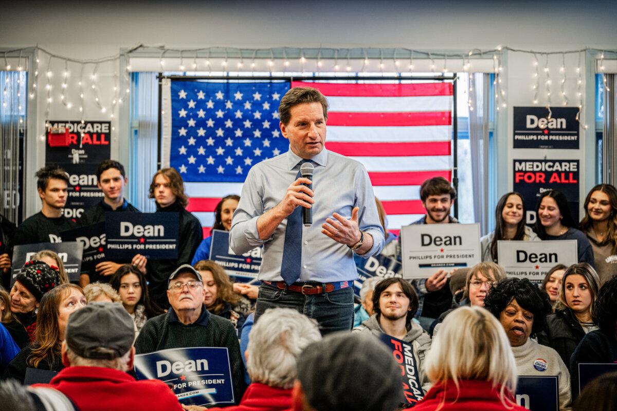 Challenger Rep. Dean Phillips (D-Minn.) speaks to supporters during a campaign rally in Nashua, N.H., on Jan. 20, 2024. (Brandon Bell/Getty Images)
