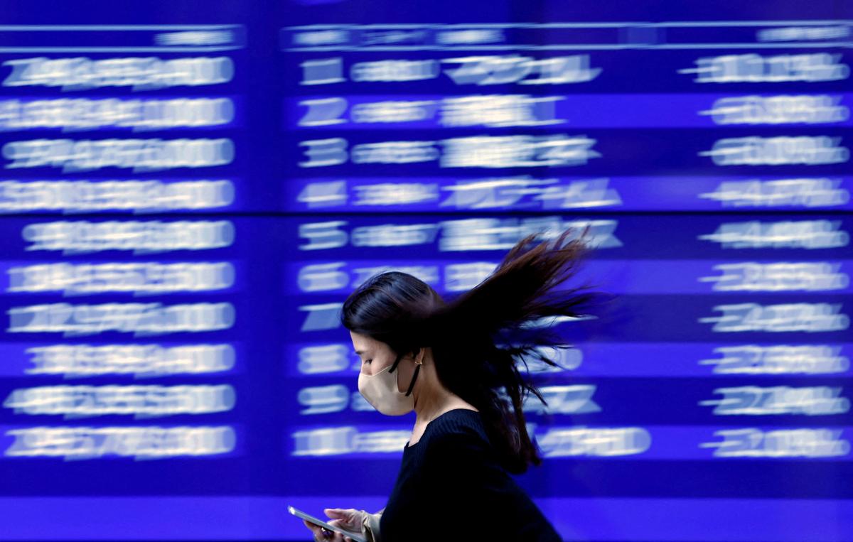 Stocks Climb on Positive Tech Earnings