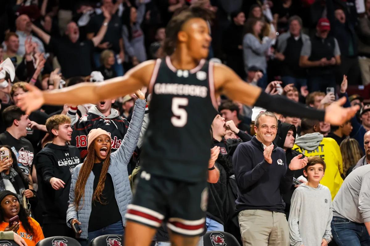 Top 25 Roundup: South Carolina Stuns No. 6 Kentucky