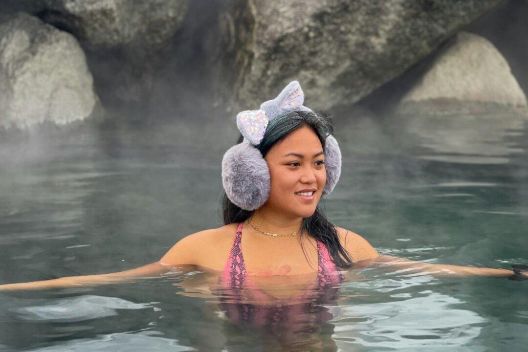 5 Hidden Gem Winter Vacation Spots in Canada With Hot Springs