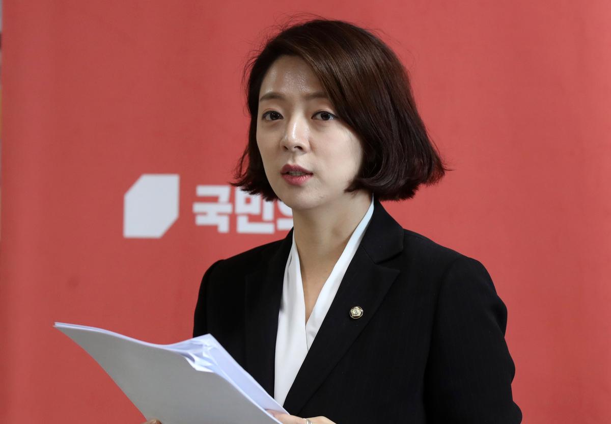 South Korean Lawmaker Is Injured in Attack Weeks After Opposition Leader Was Stabbed