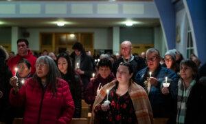 Candlelight Vigil Held in Fort Smith, NWT, After Six People Die in Plane Crash