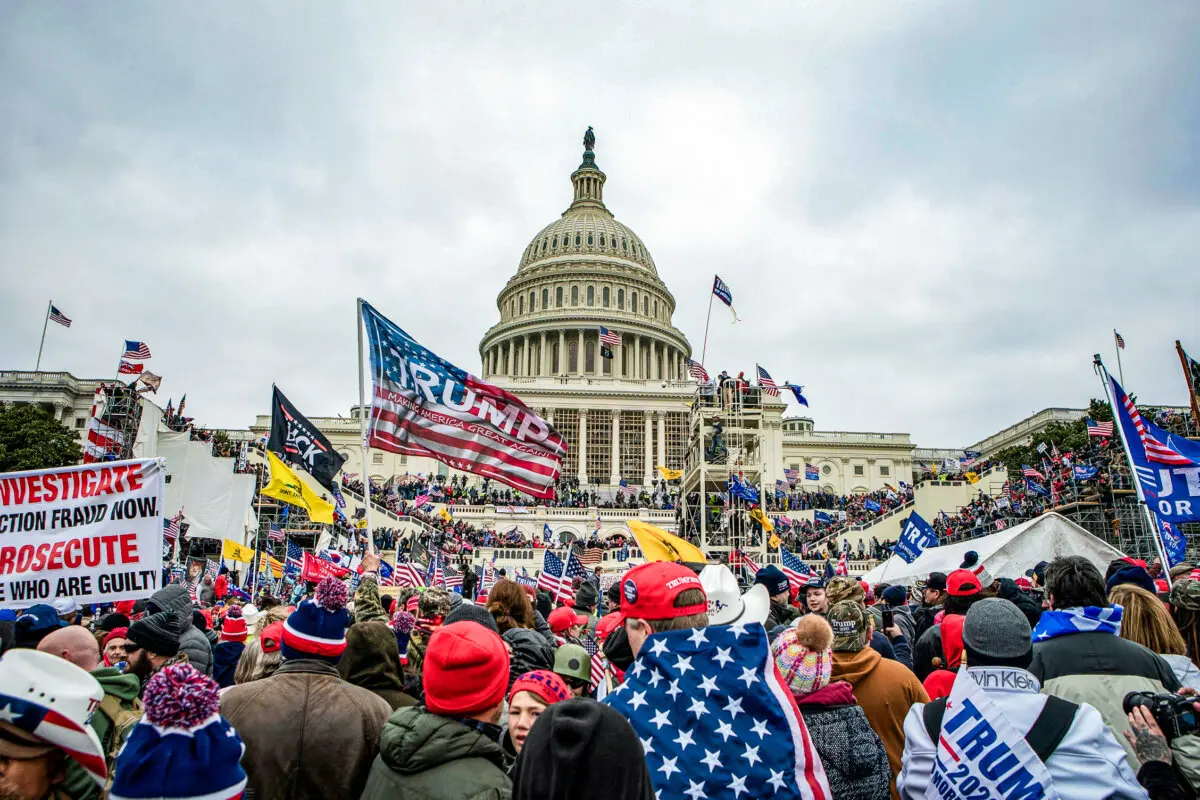Trump Says He Has Obligation to Sue BBC for ‘Defrauding the Public’ With Jan. 6 Speech Edits | USNN World News Supporters of President Donald Trump protest at the U.S. Capitol in Washington on Jan. 6, 2021. (AP Photo/Jose Luis Magana, File)