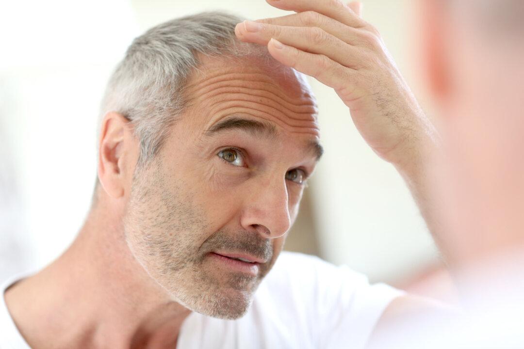 Natural Scalp Care Methods to Prevent Premature Graying