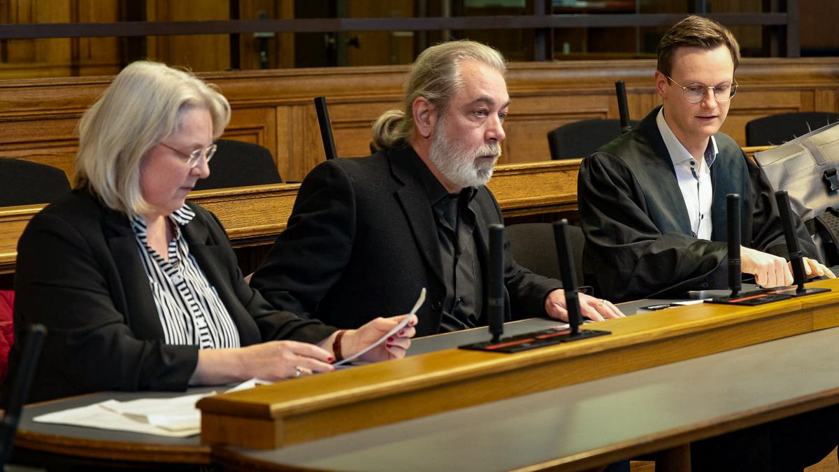 American Satirist Gets Acquitted in Germany for Tweeting Swastikas