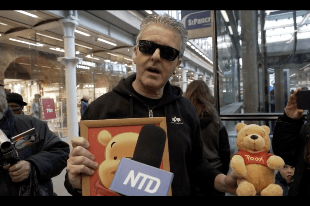 China’s ‘Little Pinks’ Clash With British Pianist in Viral Video