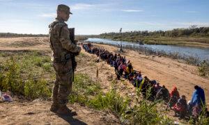 Trump Calls on States to Send National Guard to Texas to Deal With Border Crisis