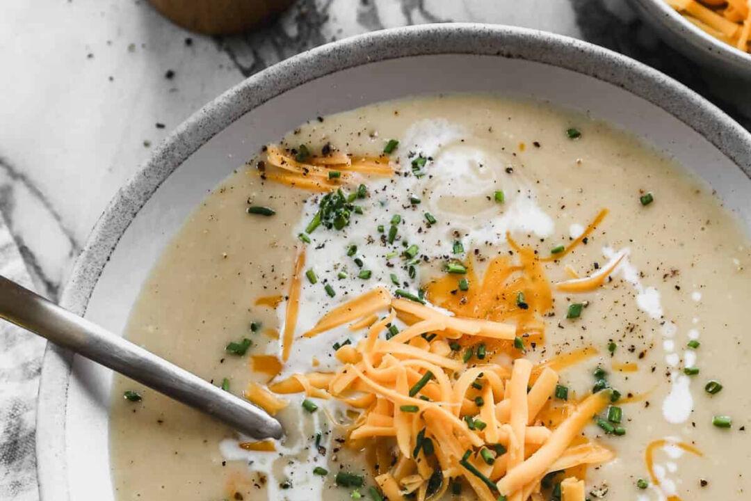 Roasted Cauliflower Soup