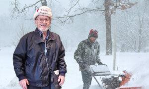 ‘I Don’t Ask for Anything’: Man, 81, Clears Snow From Neighborhood Sidewalks for Over 20 Years