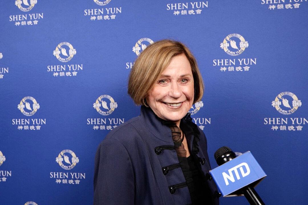 Repeat Patrons Return to Immerse Themselves in Shen Yun’s Ancient Traditions