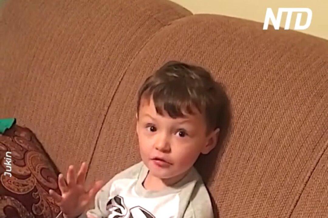 Little Boy Gives His Mom Inspirational Life Advice