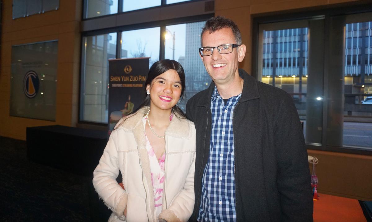 Shen Yun Gives You a Glimpse of God, Says Physician