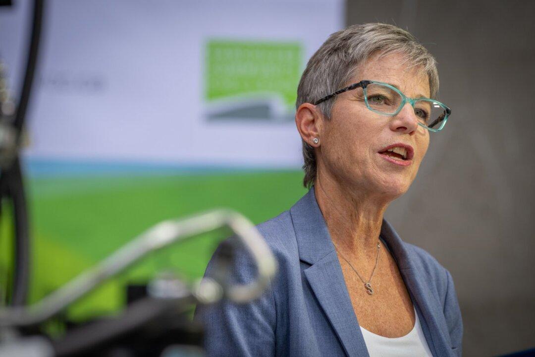 Ex-Minister Selina Robinson Quits BC NDP, Citing Antisemitism in Caucus