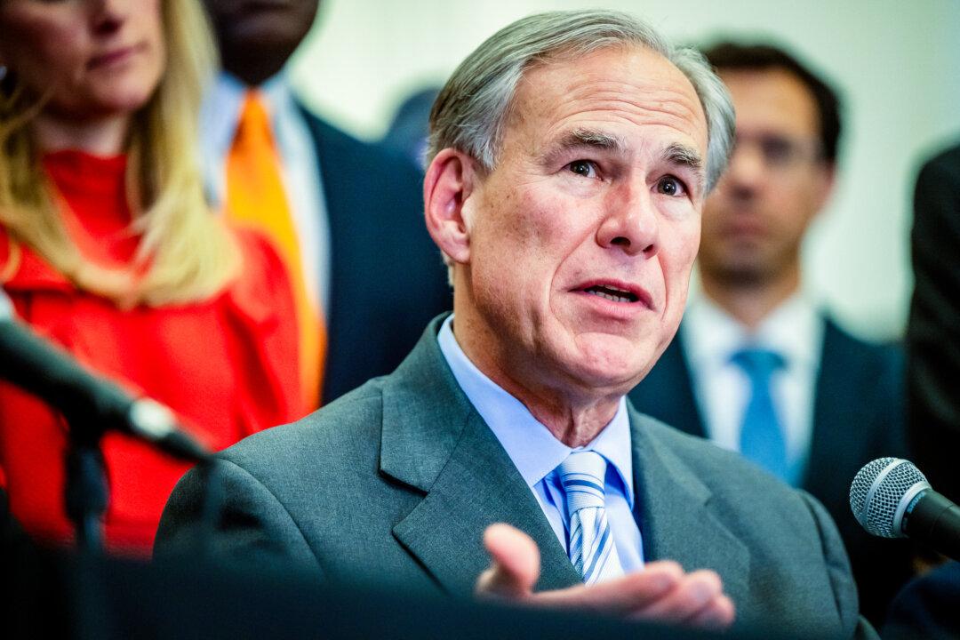 Texas Gov. Abbott Advocates for Republican Governance of New York at GOP Event