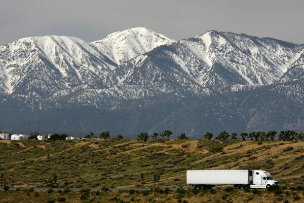 A truck travels Highway 395 near Hesperia, Calif., on March 4, 2008. (David McNew/Getty Images)