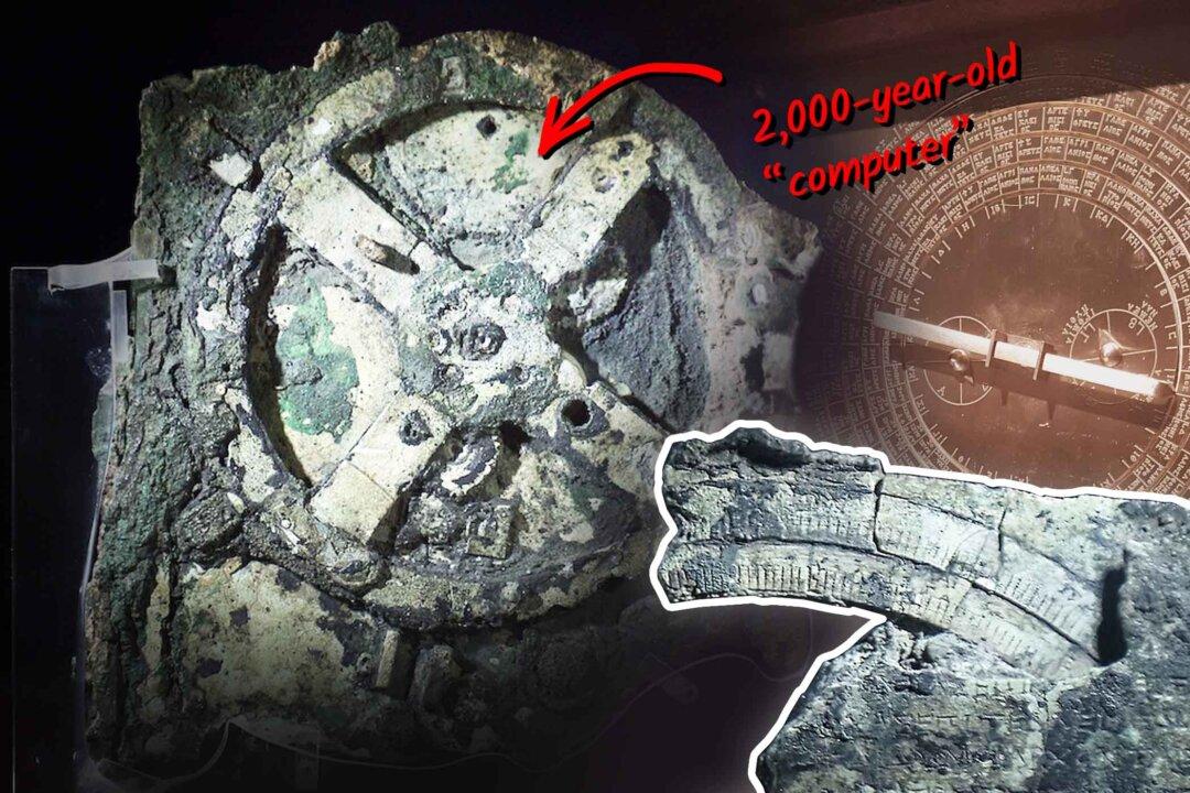 Divers Find 2,000-Year-Old ‘Computer’ That Calculated Position of Sun, Moon, Planets Like Clockwork