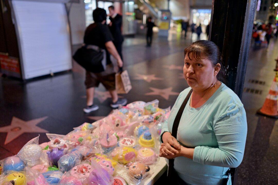 Los Angeles to Refund Fines Issued to Street Merchants Under Settlement