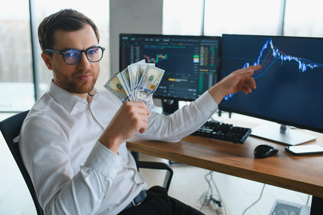 The Rush Into Money Market Funds: Should You Invest?