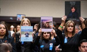 Bipartisan Bill to Bar Children Under 13 From Social Media Moving in Senate