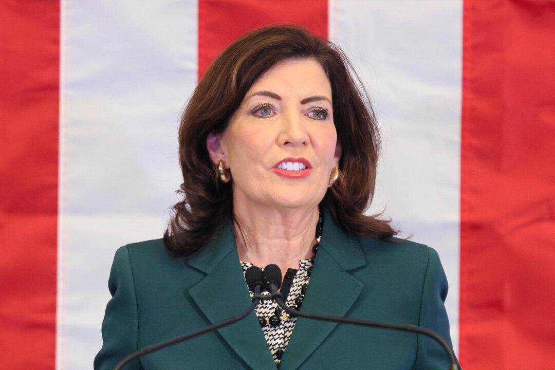 Gov. Hochul Says Deporting Illegal Immigrants Who Attacked NYPD Officers ‘Should Be Looked At’