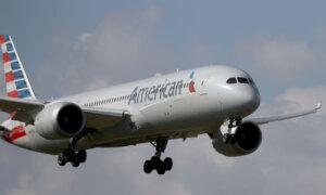 American Airlines Passengers Restrain Man ‘Attempting to Open Emergency Door’